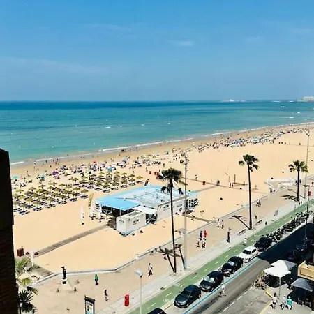 Apartamento A Pie De Playa. Cádis